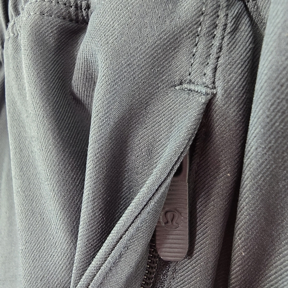 Lululemon Next Move Pants Tech Travel Crop Cropped Athletic In Gravity Size 10 - Picture 5 of 11